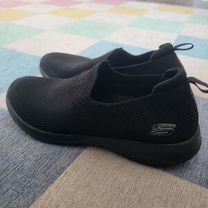 Sketchers Air Cooled Memory Foam Stretch Fit Slip On Sneakers